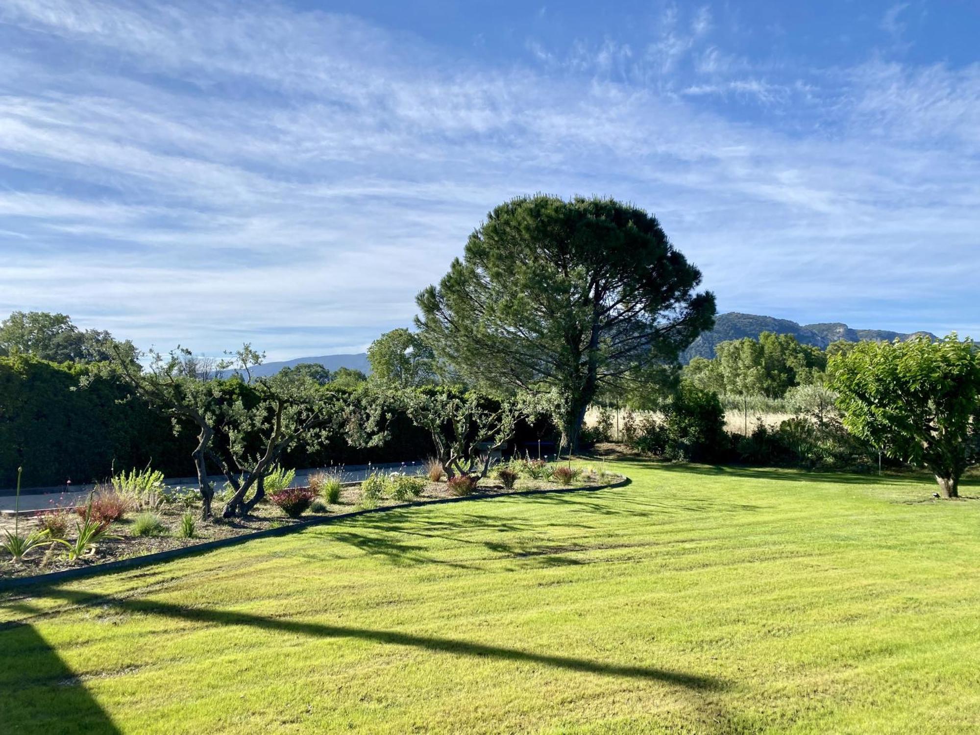 Provencal House With Heated Pool, View Of The Luberon In Robion - Accommodates 12 People. Buitenkant foto