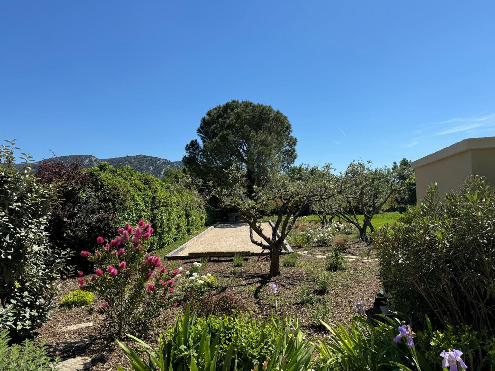 Provencal House With Heated Pool, View Of The Luberon In Robion - Accommodates 12 People. Buitenkant foto
